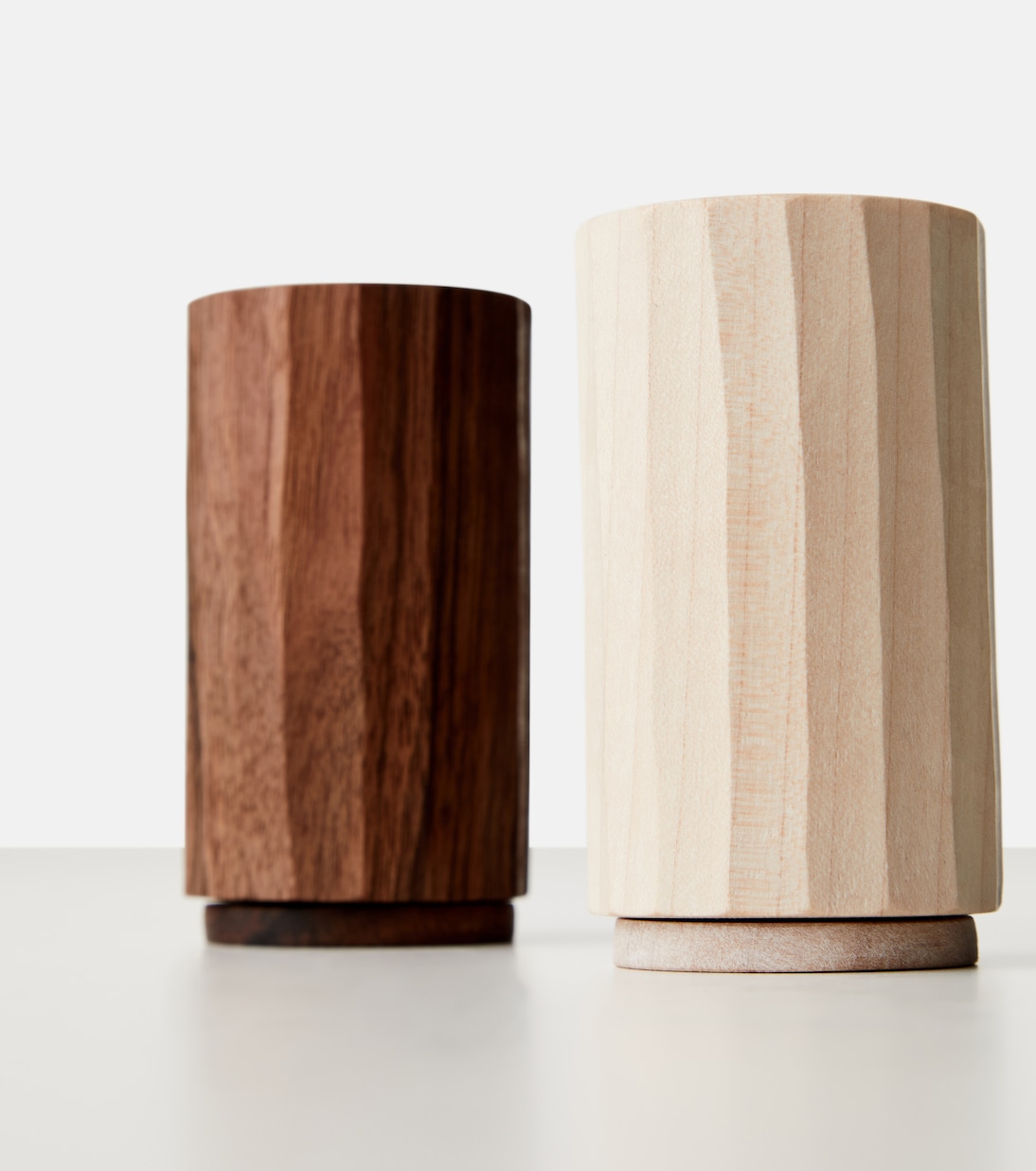 Saliera e pepiera Grana in noce by Naoto Fukasawa | Zanat