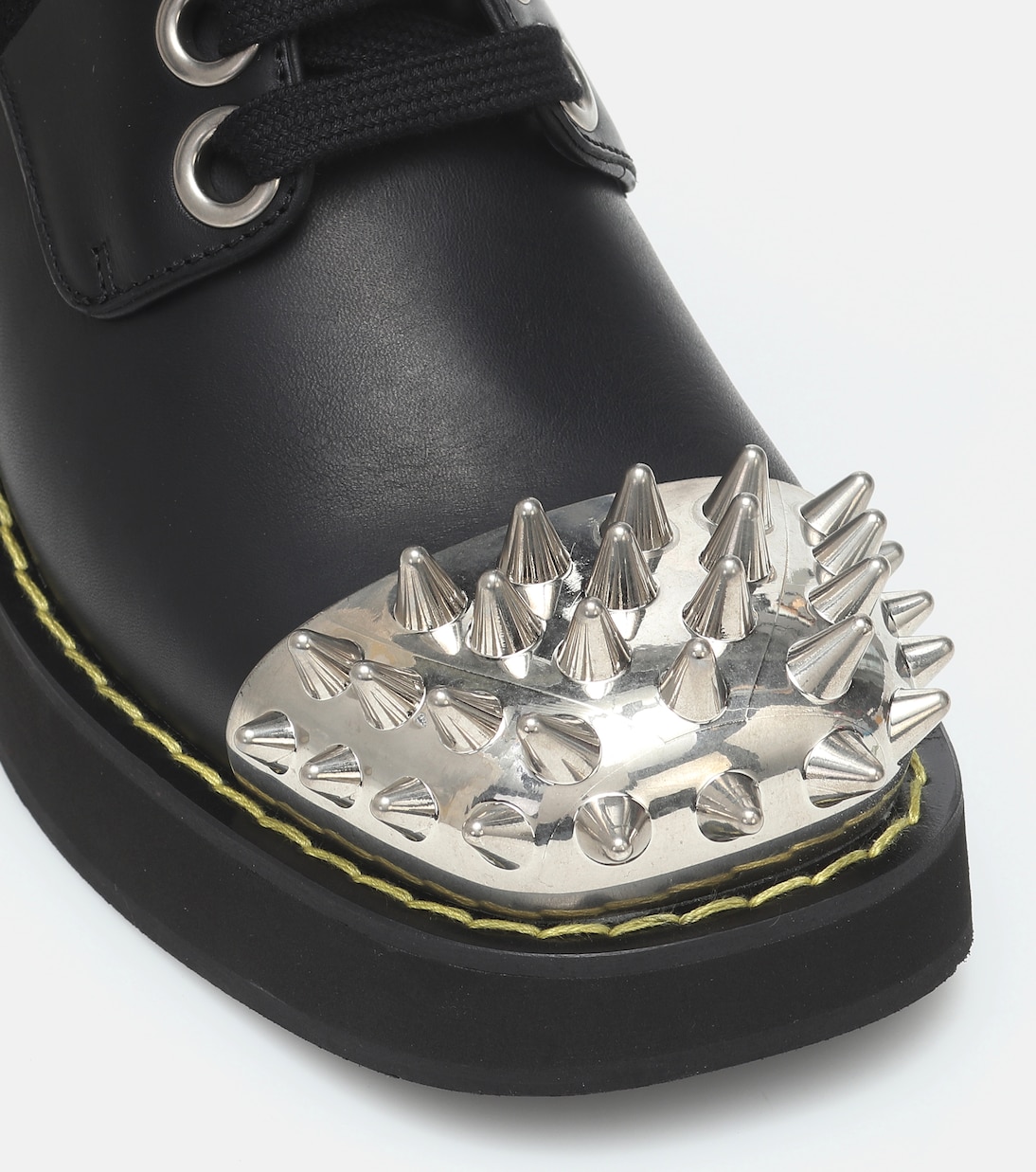 Stringate in pelle con borchie | Miu Miu