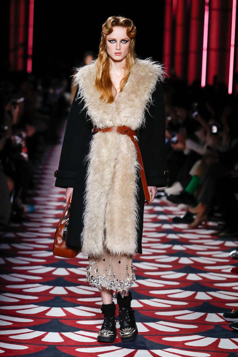 Stringate in pelle con borchie | Miu Miu