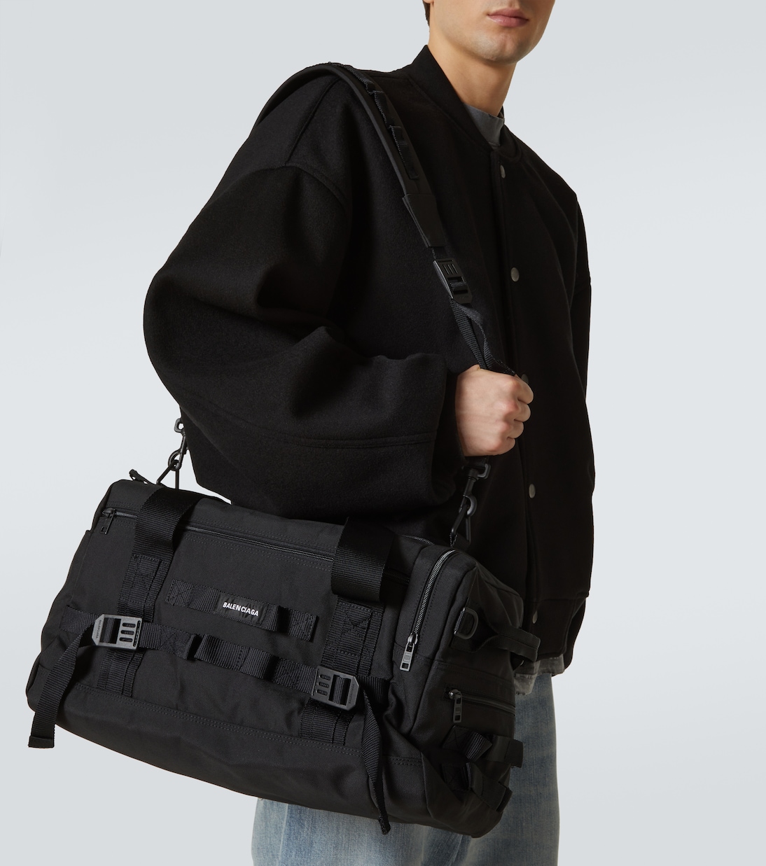 Duffle bag in black Balenciaga Mytheresa