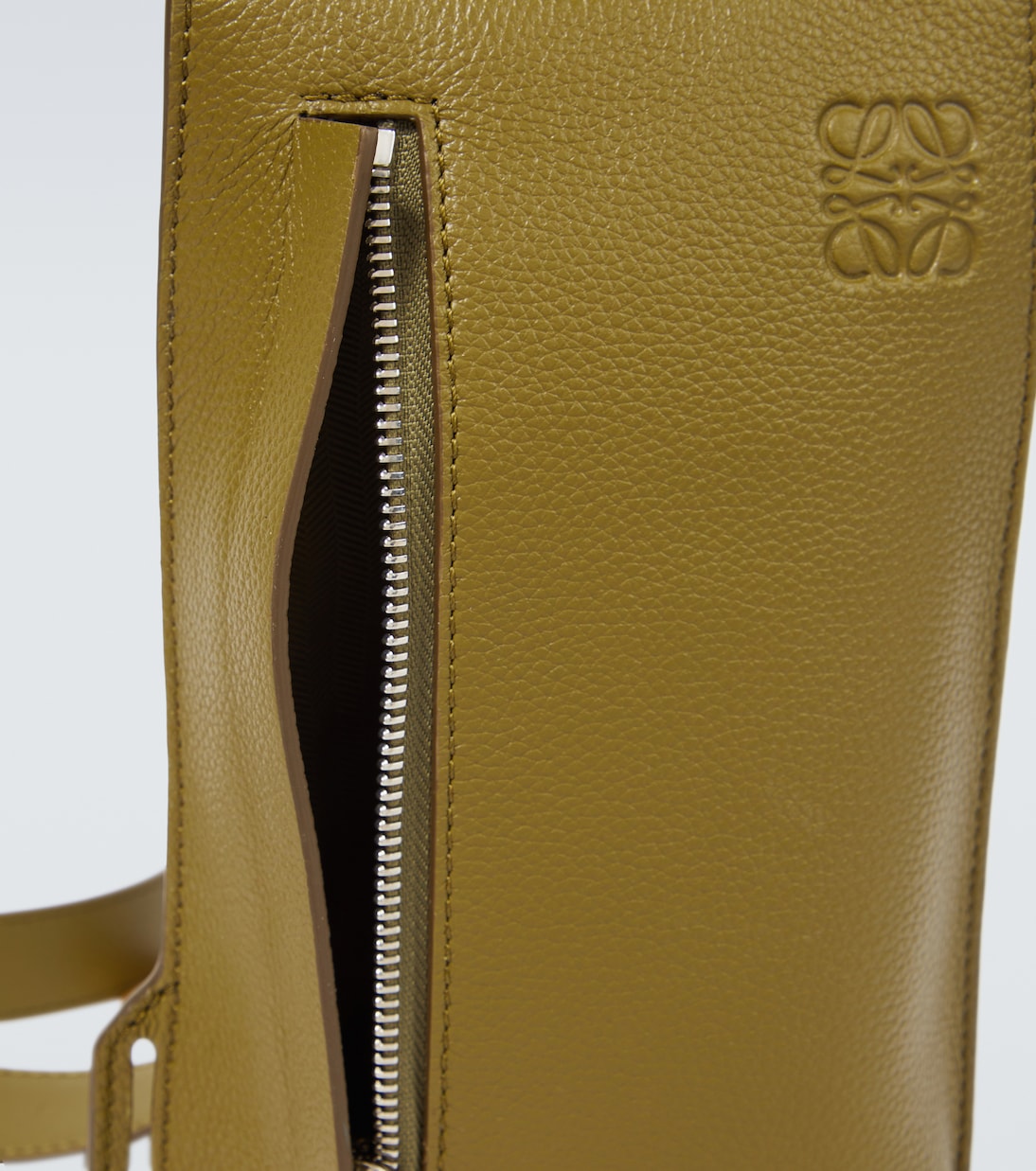 Borsa a tracolla Vertical T Pocket in pelle | Loewe