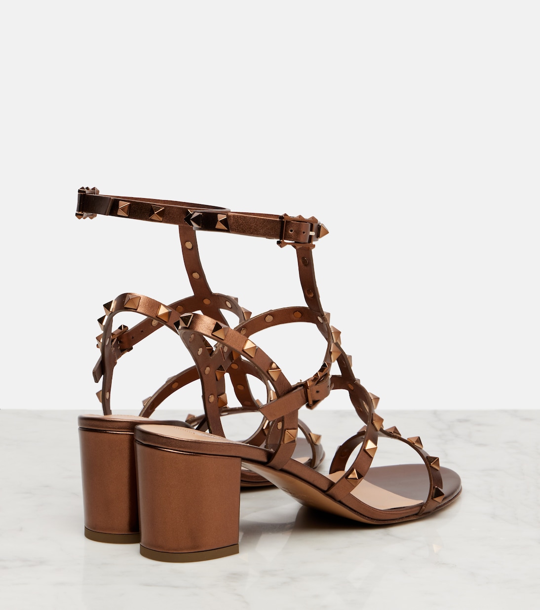 Sandalen Rockstud aus Metallic-Leder | Valentino Garavani