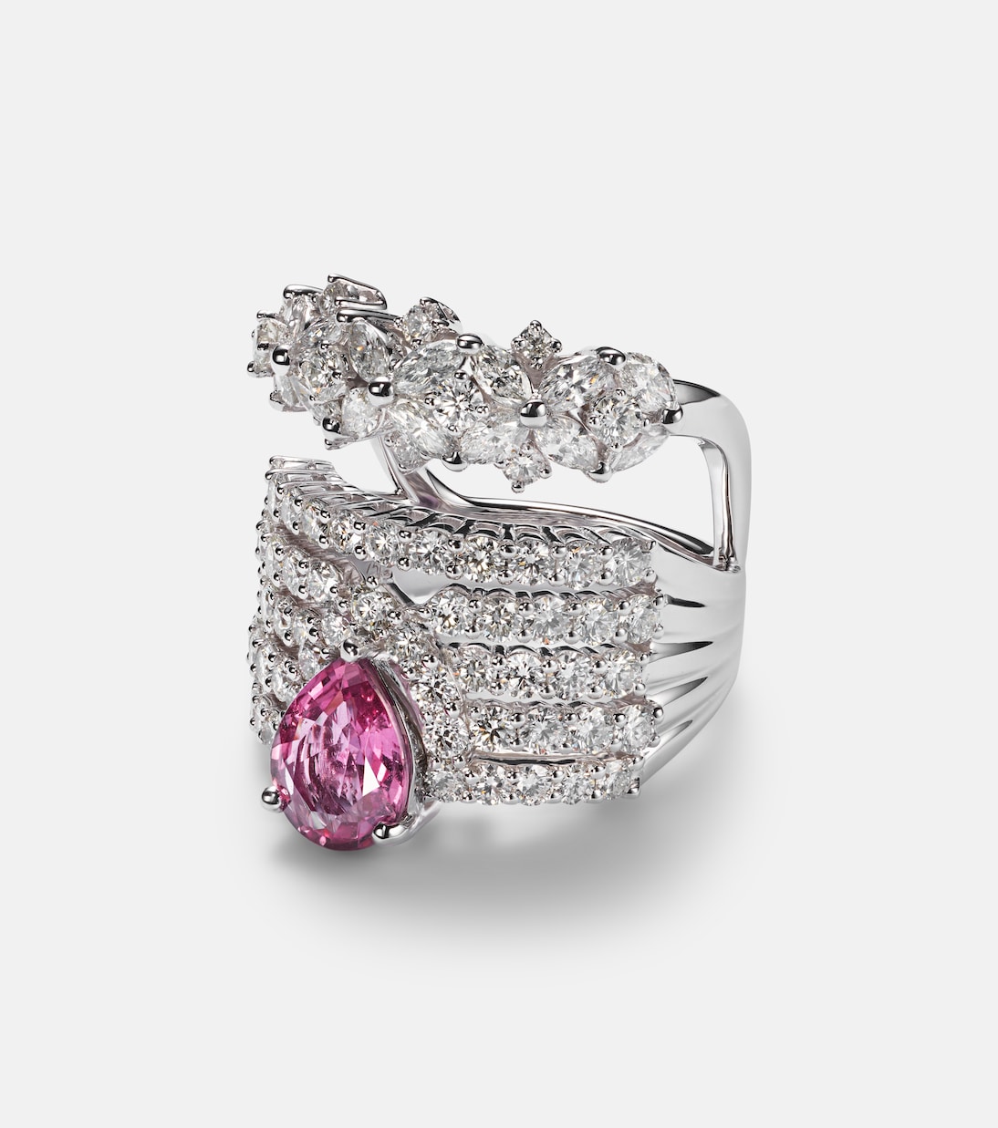 Reign Supreme 18kt white gold ring with diamonds and sapphire | Yeprem