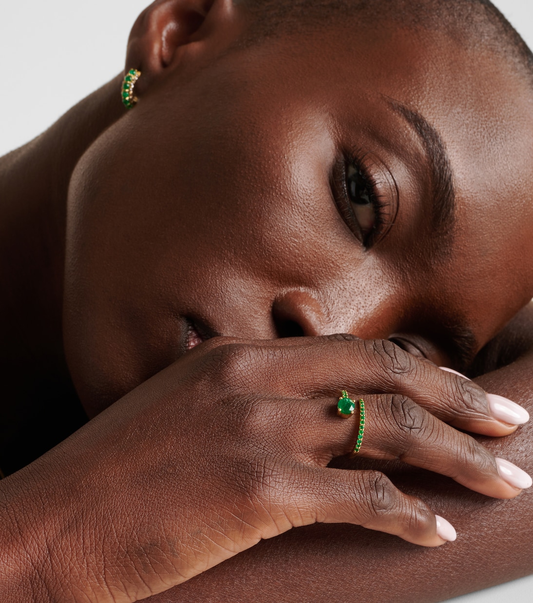 Bague Grass Seed en or 18 ct et émeraudes | Ileana Makri