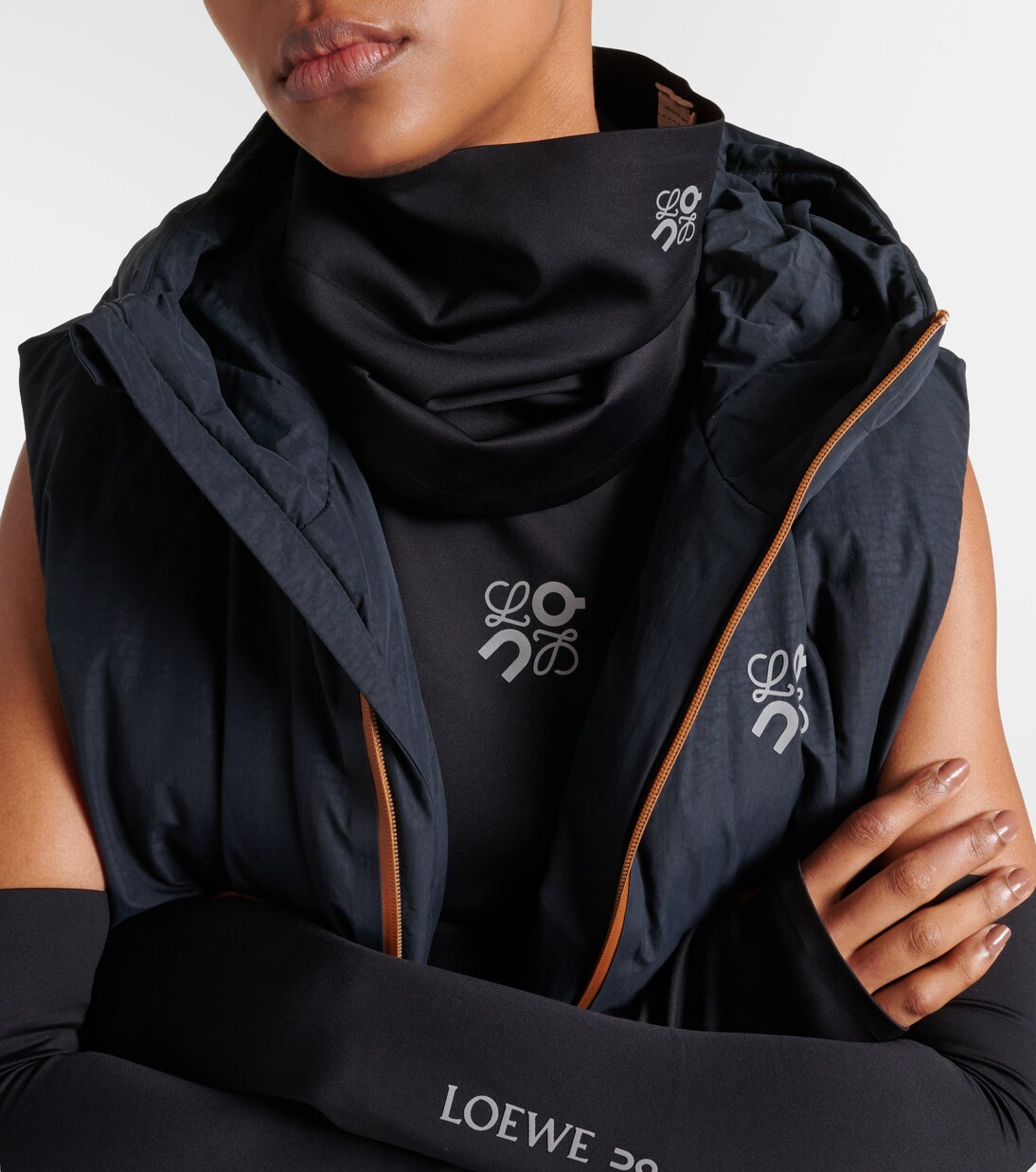 LOEWE x On Snood - Stile Urbano per Giovani Innovatori