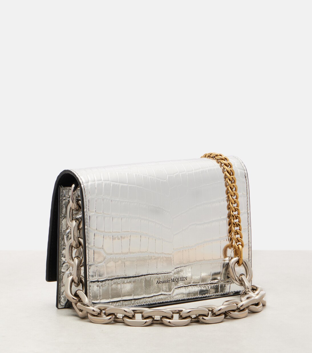 Schultertasche Skull Small aus Metallic-Leder | McQueen