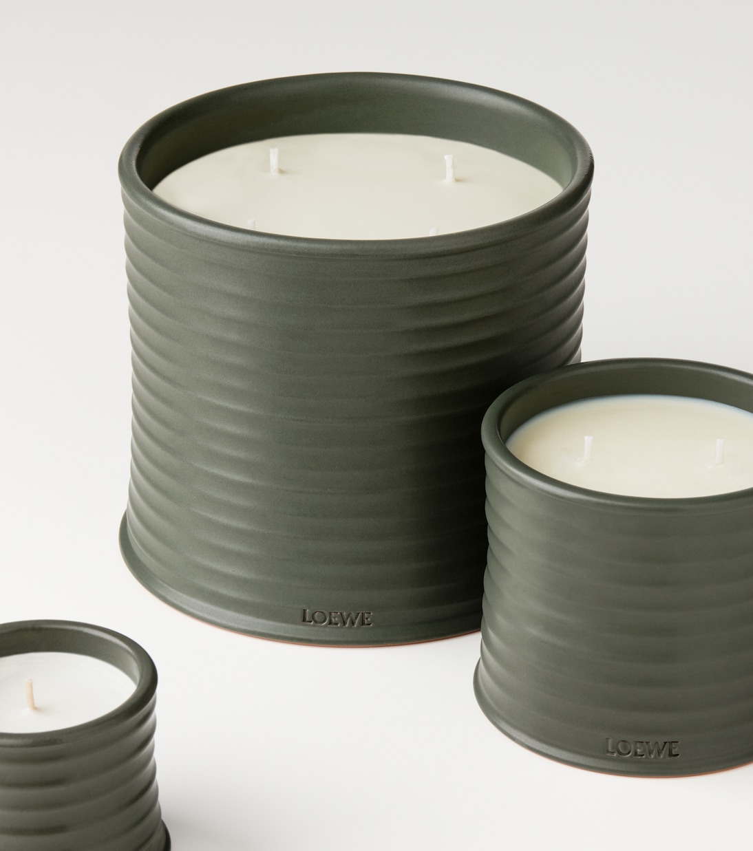 Marihuana Small scented candle | Loewe Home Scents
