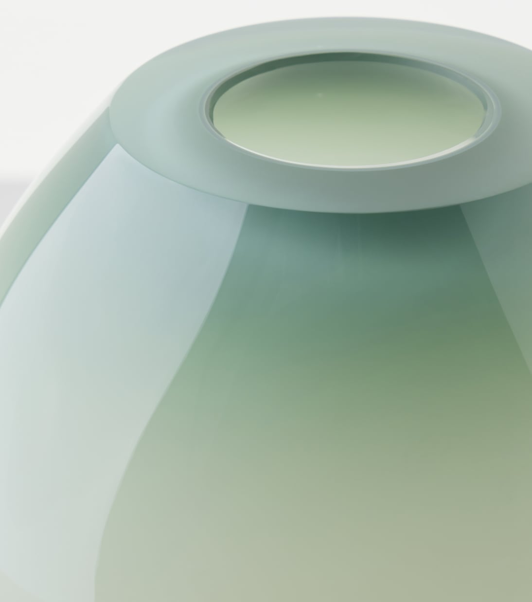 Spin glass vase | Alexa Lixfeld