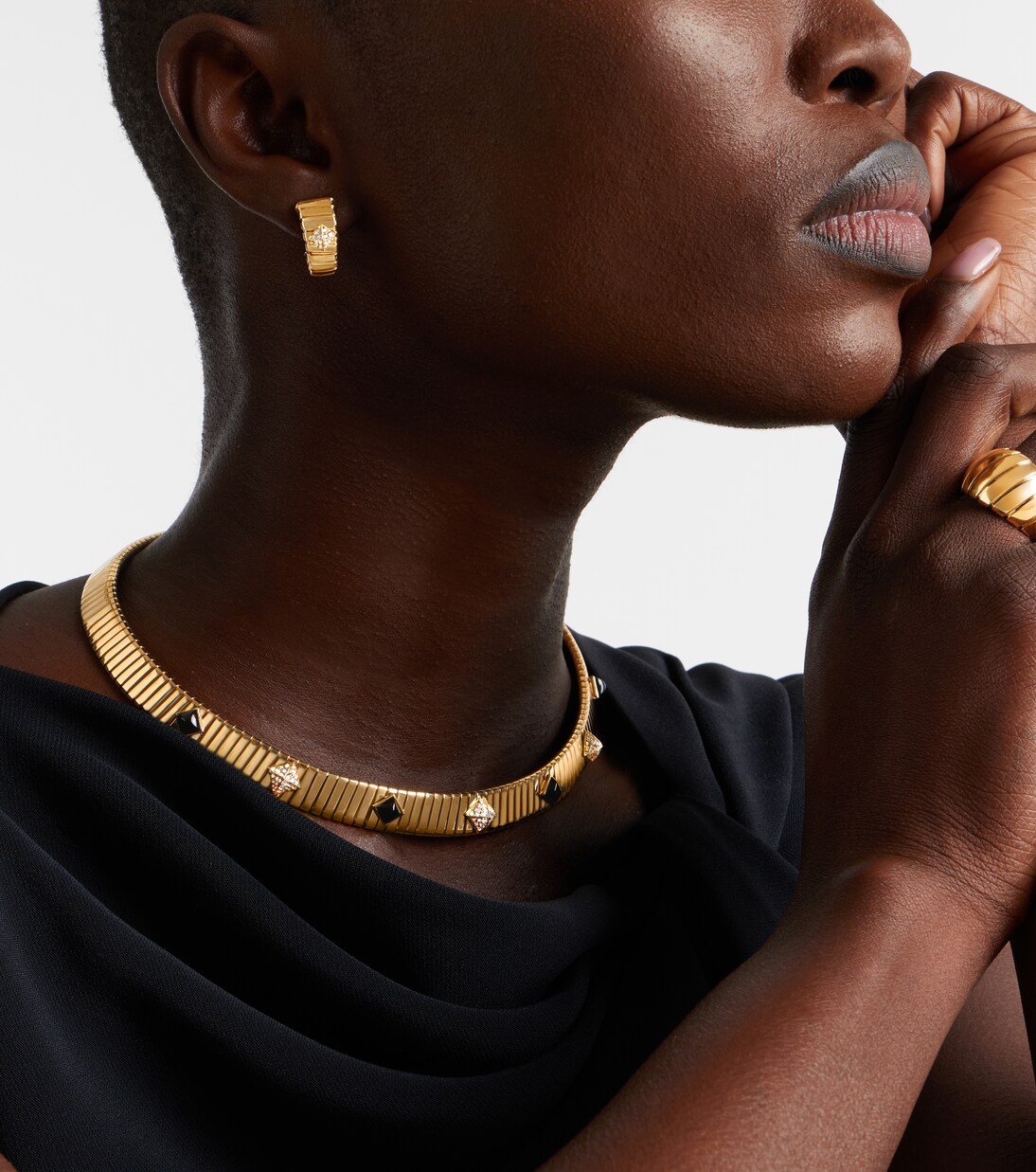 Bvlgari Tubogas 18kt gold earrings with diamonds | Bvlgari