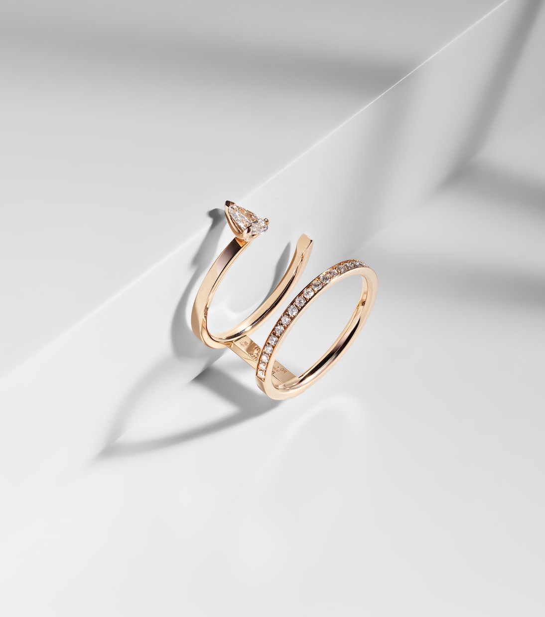 Bague Serti Sur Vide en or rose 18 ct et diamants | Repossi