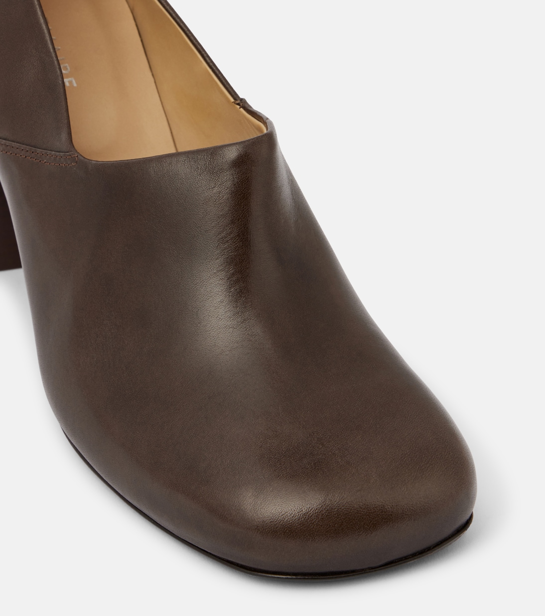 Scarpe in pelle Anatomic 80 di LEMAIRE: stile giovane e moderno