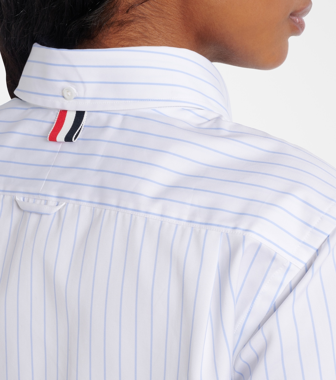 Camicia cropped in popeline di cotone gessato | Thom Browne