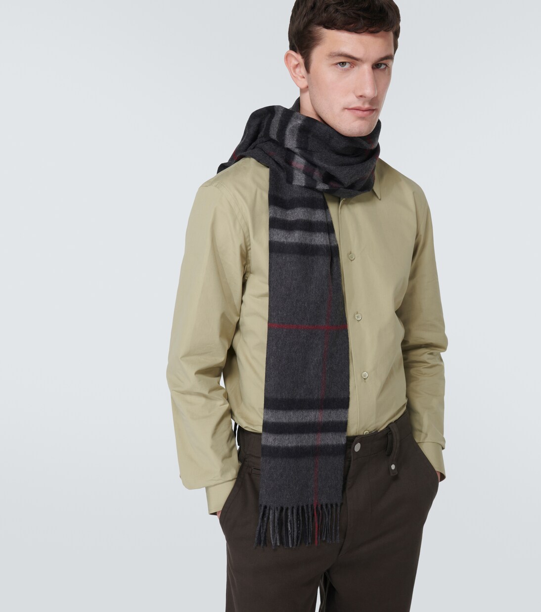 Classic Check cashmere scarf in grey Burberry Mytheresa