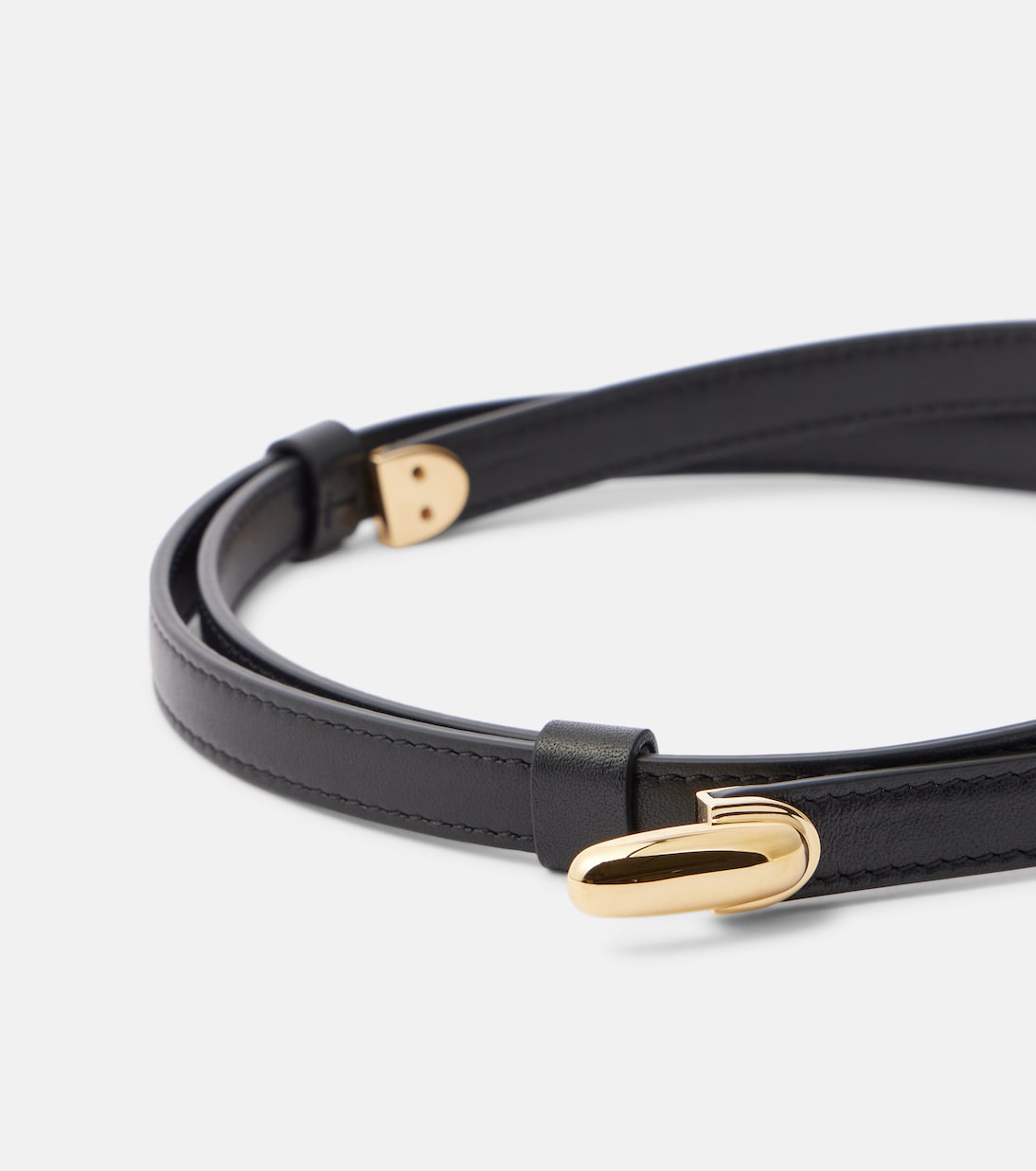 Cintura in pelle SAVETTE: stile simmetrico per giovani trendsetter