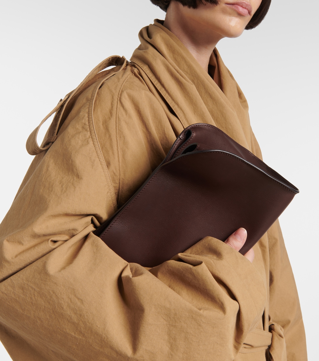 Clutch Peggy in pelle | The Row