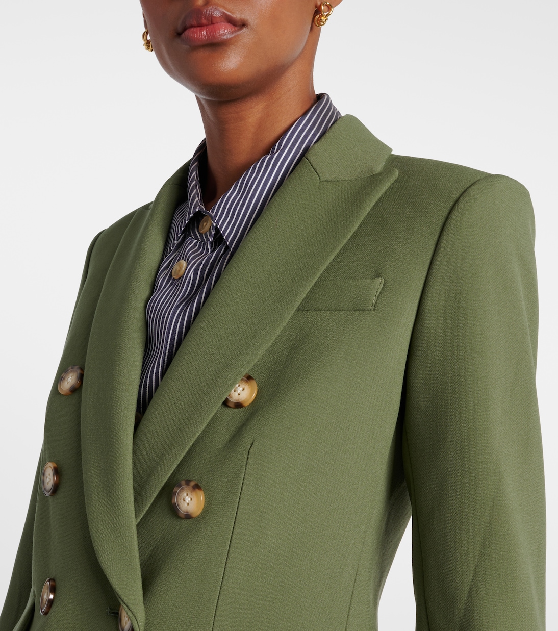 Blazer iconico Veronica Beard: il must-have del momento