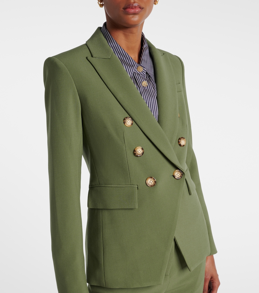 Blazer iconico Veronica Beard: il must-have del momento