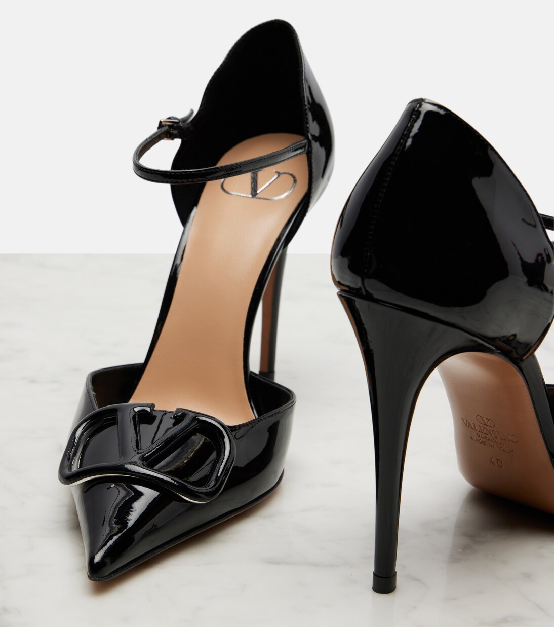 Salones D'Orsay 100 de charol | Valentino Garavani