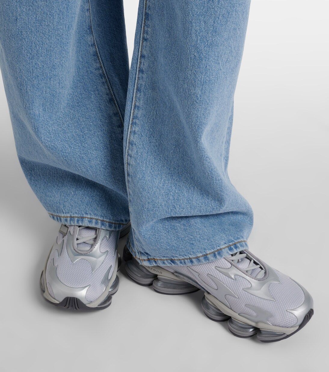 2000 sneakers | New Balance