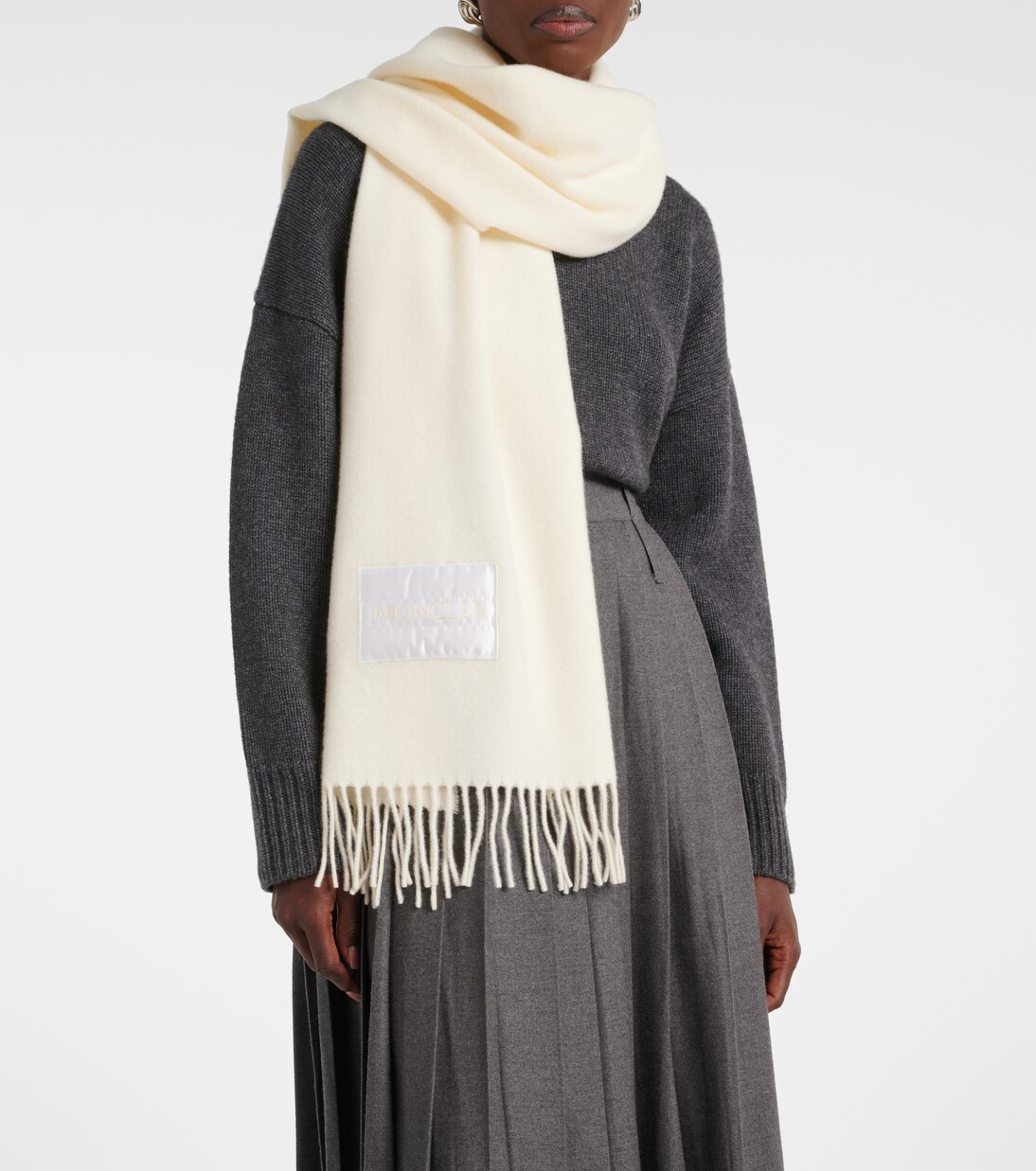 Sciarpa in lana Moncler per uno stile giovane e alla moda