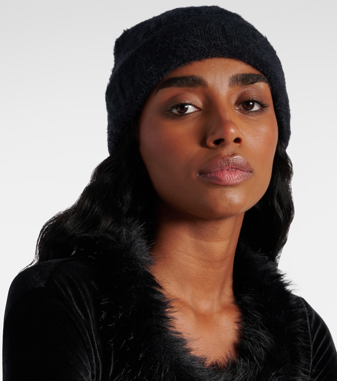 Cappello invernale BALENCIAGA BB, misto lana, stile giovane e moderno