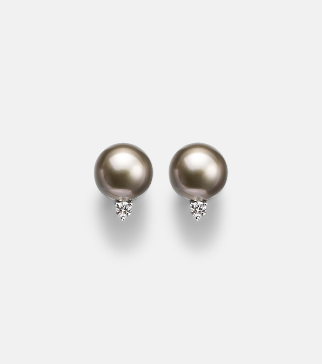 18kt white gold earrings with pearls and diamonds | Mikimoto