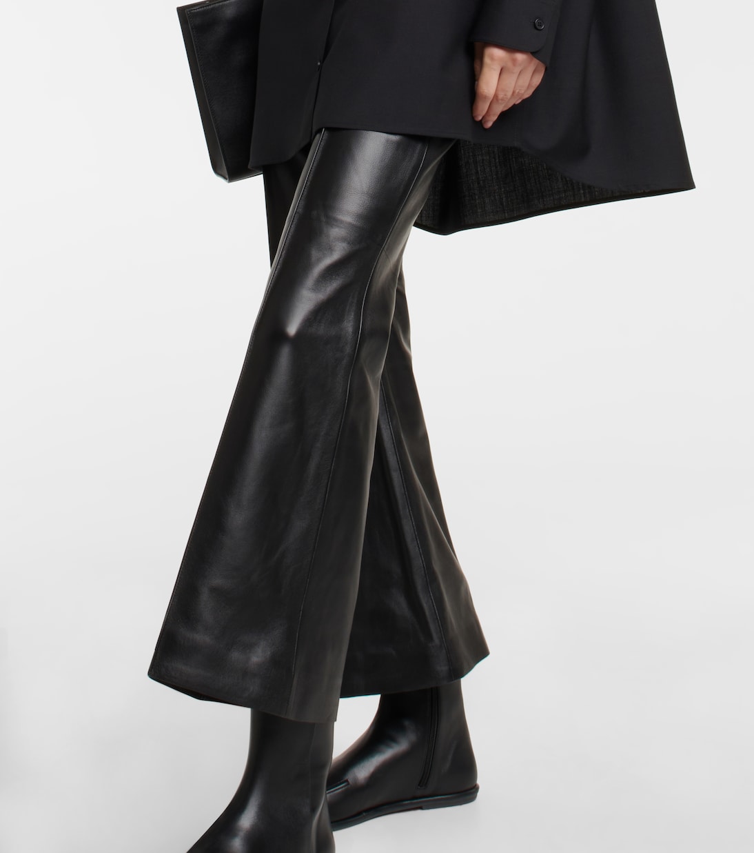 Pantalon évasé Beck en cuir | The Row
