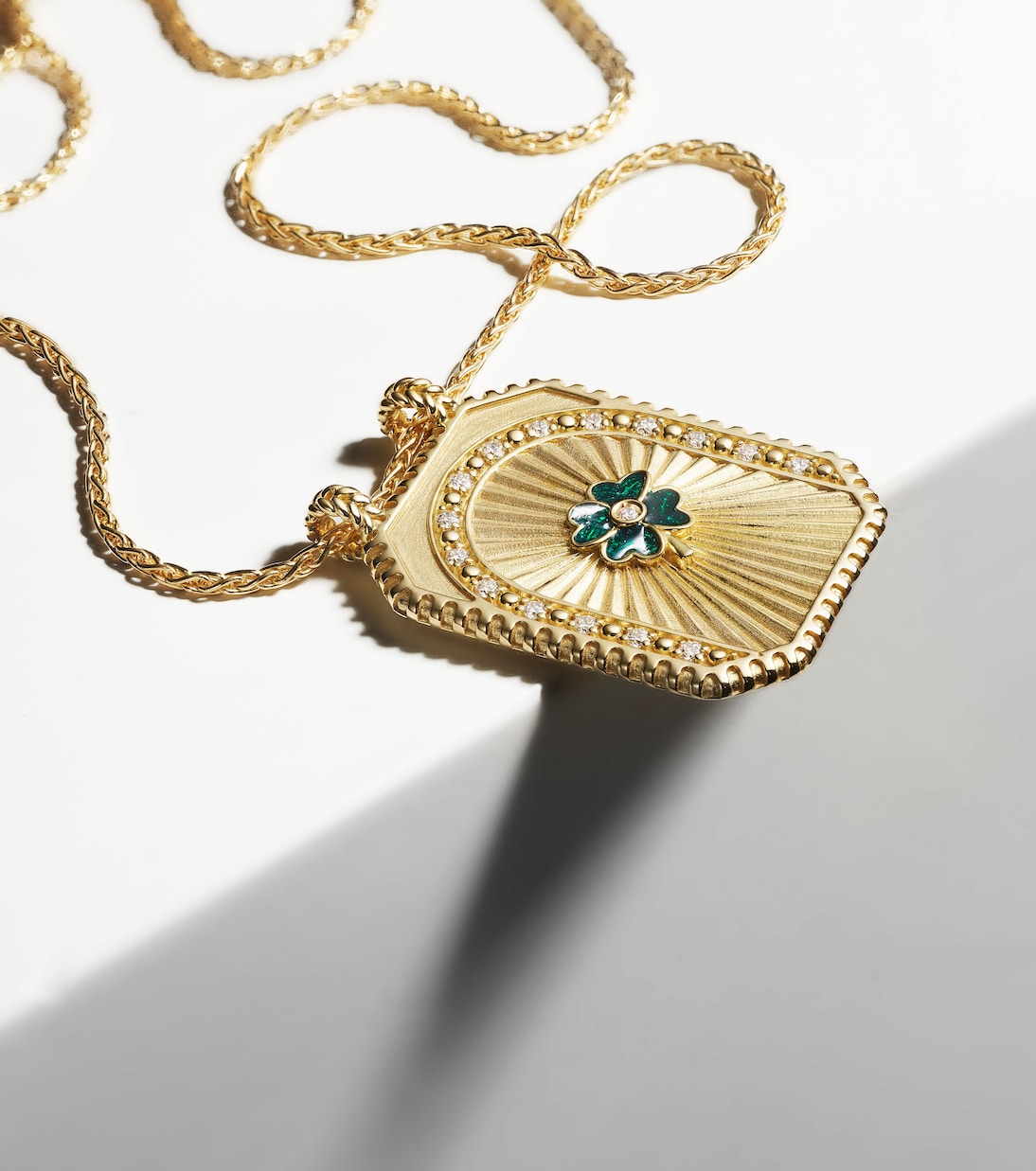 Collier Clover en or 18 ct, émail et diamants | Marie Lichtenberg