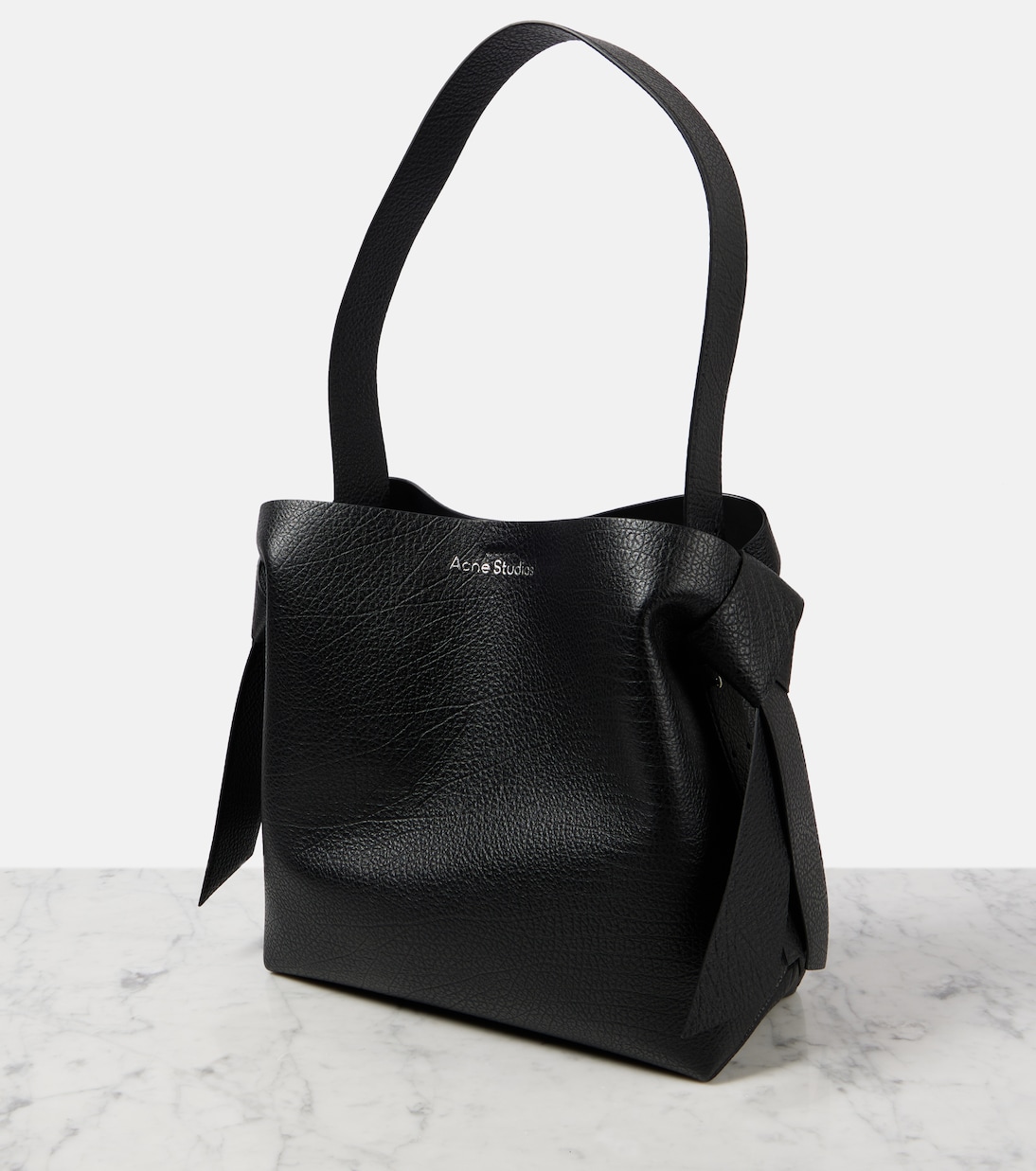 Schultertasche Musubi Medium aus Leder | Acne Studios