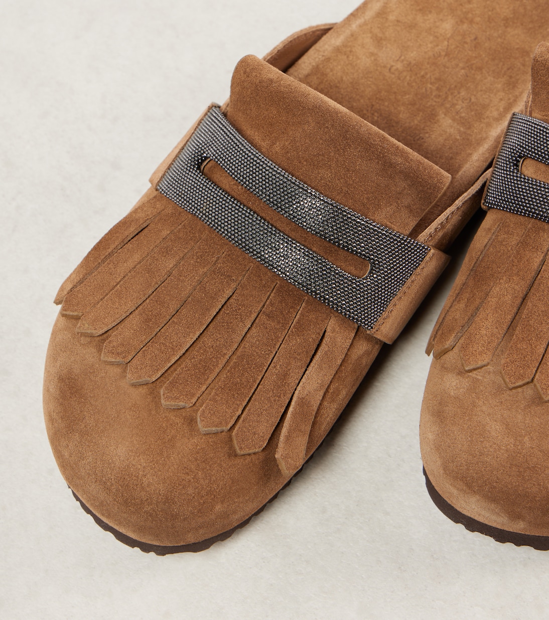 Scarpe basche in suede con frange firmate Brunello Cucinelli per stile giovane