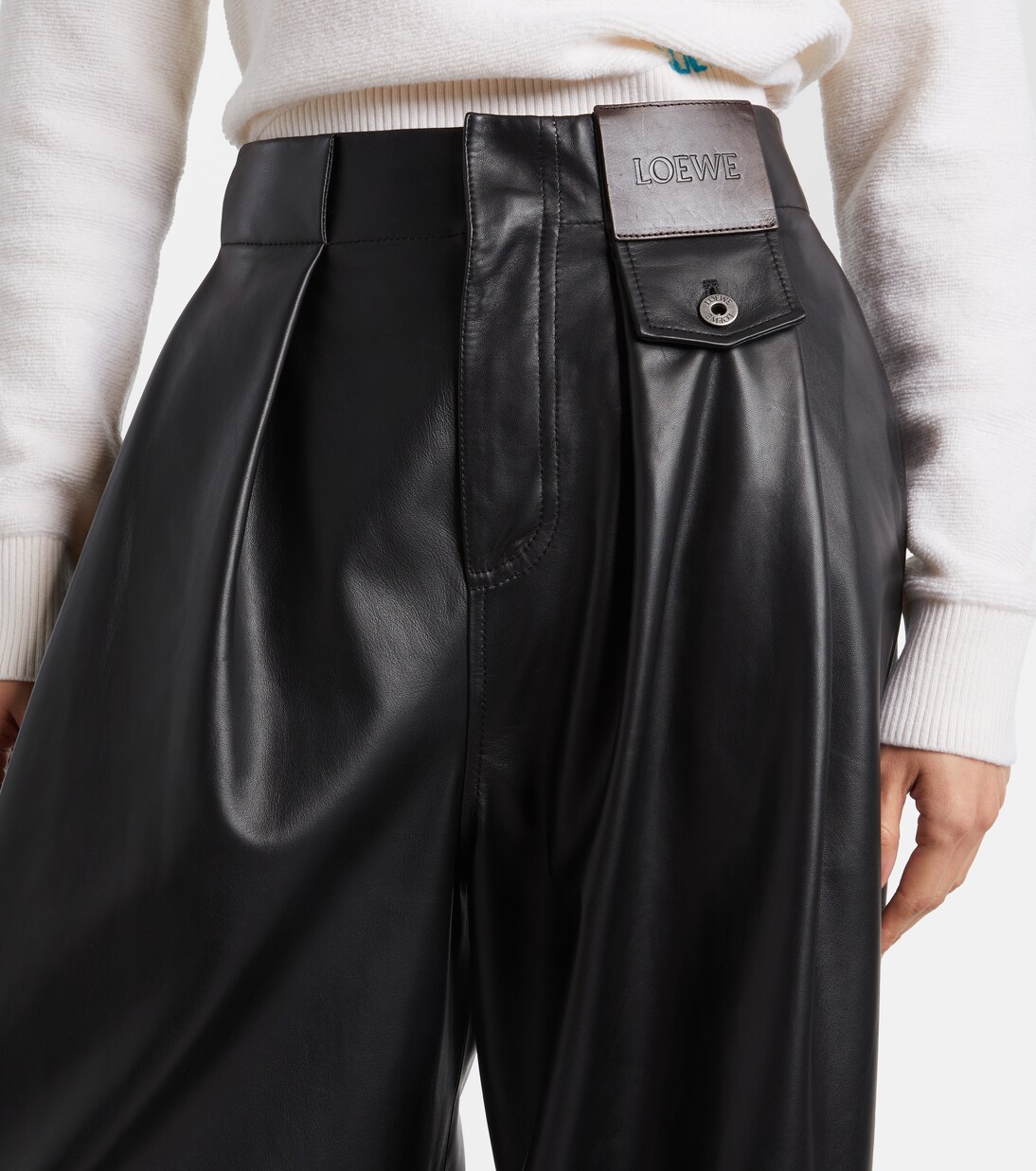 Pantalon barrel à taille haute en cuir | Loewe
