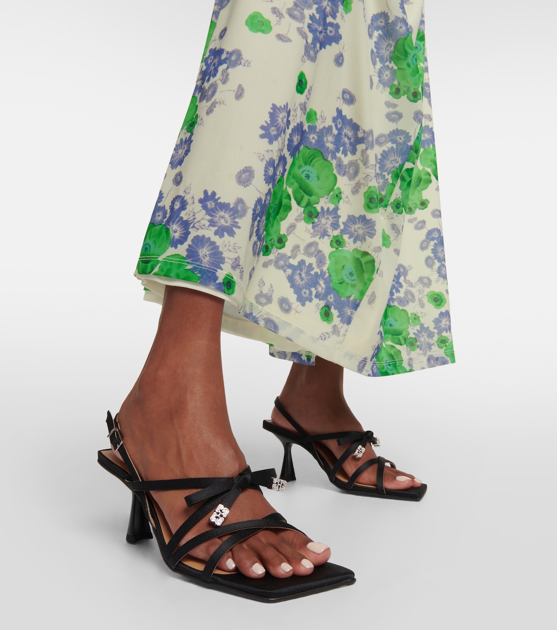Verzierte Sandalen aus Satin | Ganni