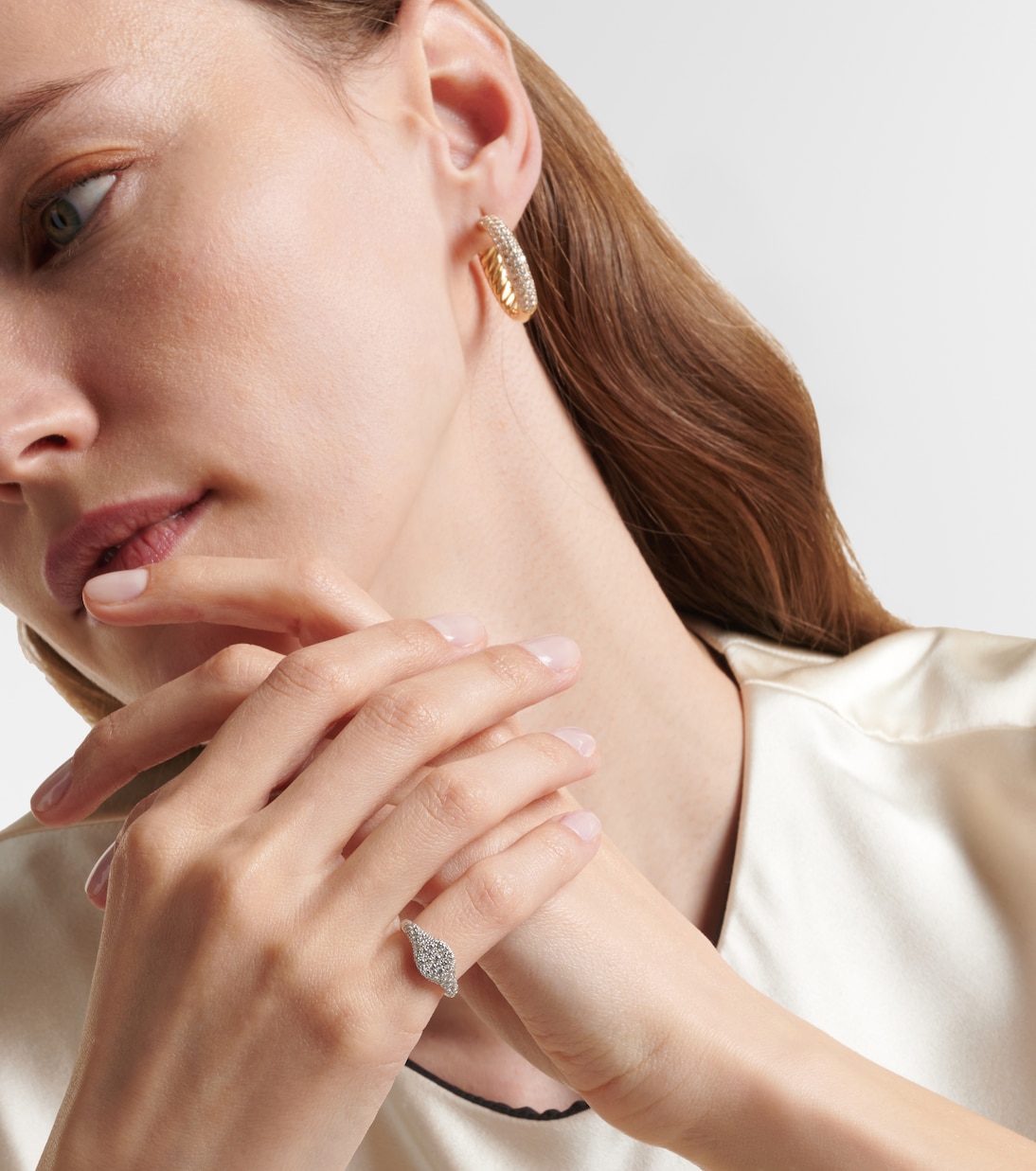 Anello per mignolo Petite Pavé in oro bianco 18kt con diamanti | David Yurman