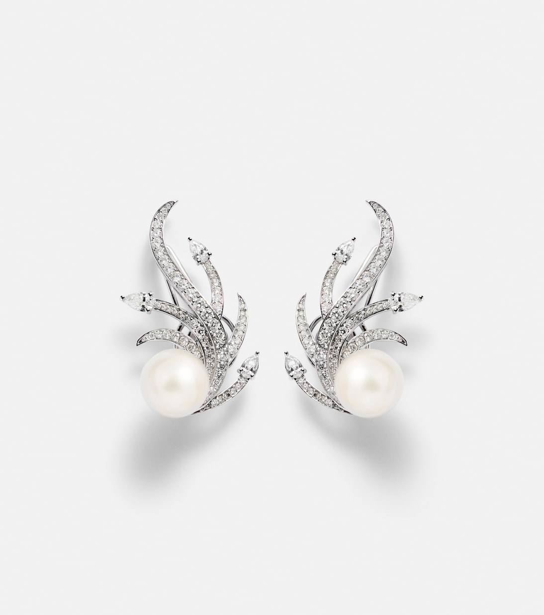 Orecchini a clip in oro bianco 18kt con diamanti e perle d'acqua dolce | Yeprem