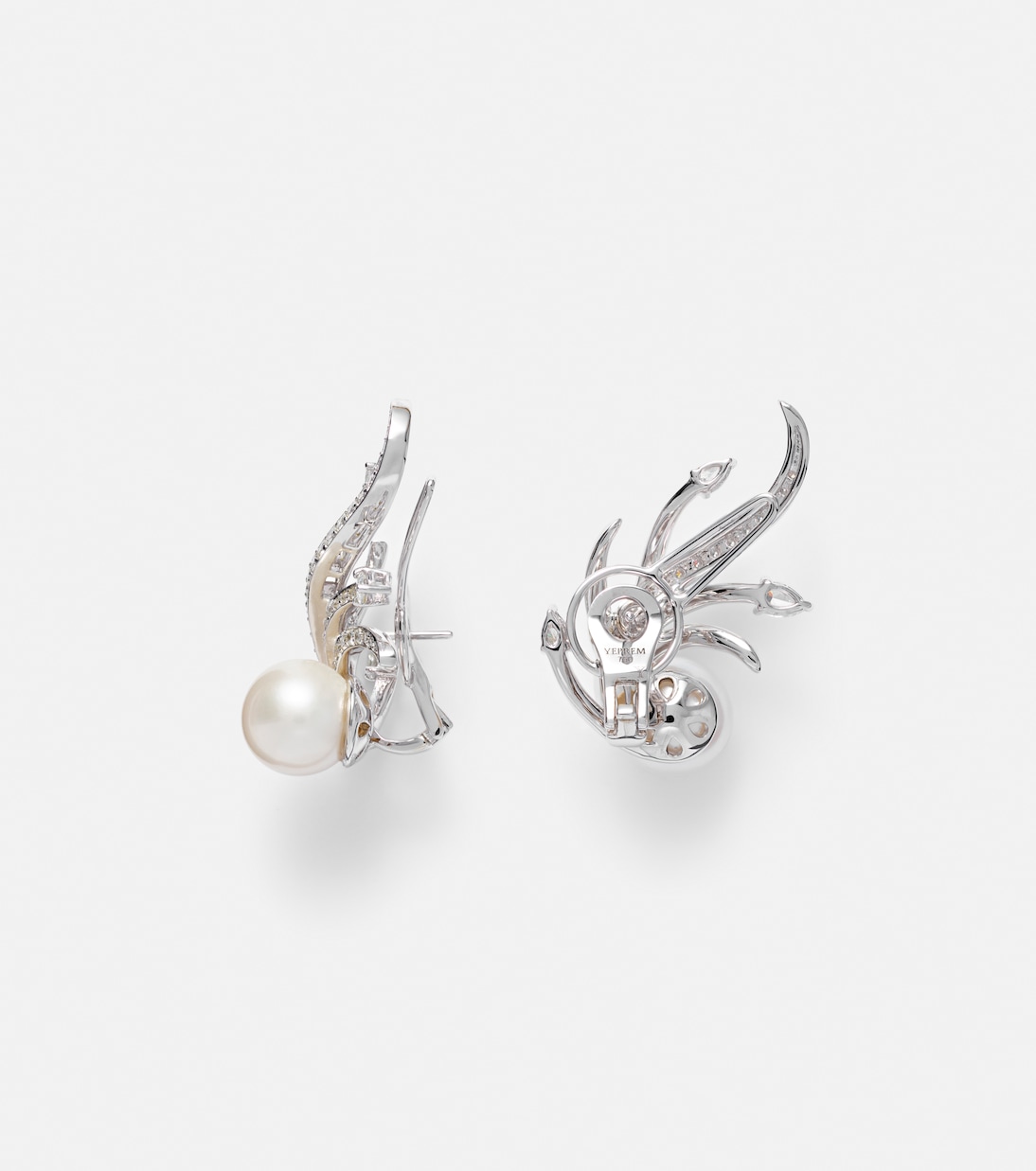 Orecchini a clip in oro bianco 18kt con diamanti e perle d'acqua dolce | Yeprem