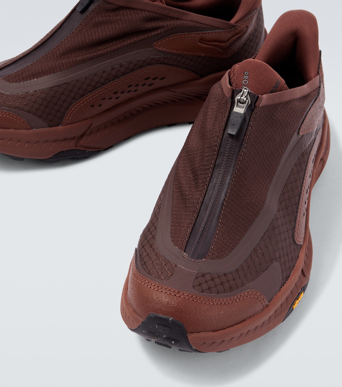Sneakers Project Transport | Hoka One One