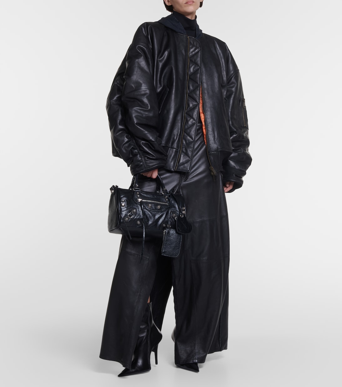 Chaqueta Bomber de Cuero Oversized Balenciaga para Jóvenes Estilo Urbano