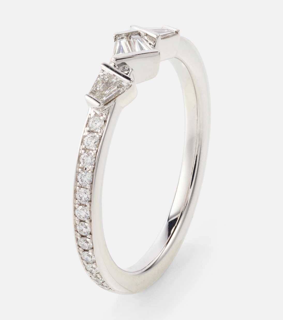 Anello in oro bianco 18kt con diamanti, gioiello esclusivo per giovani