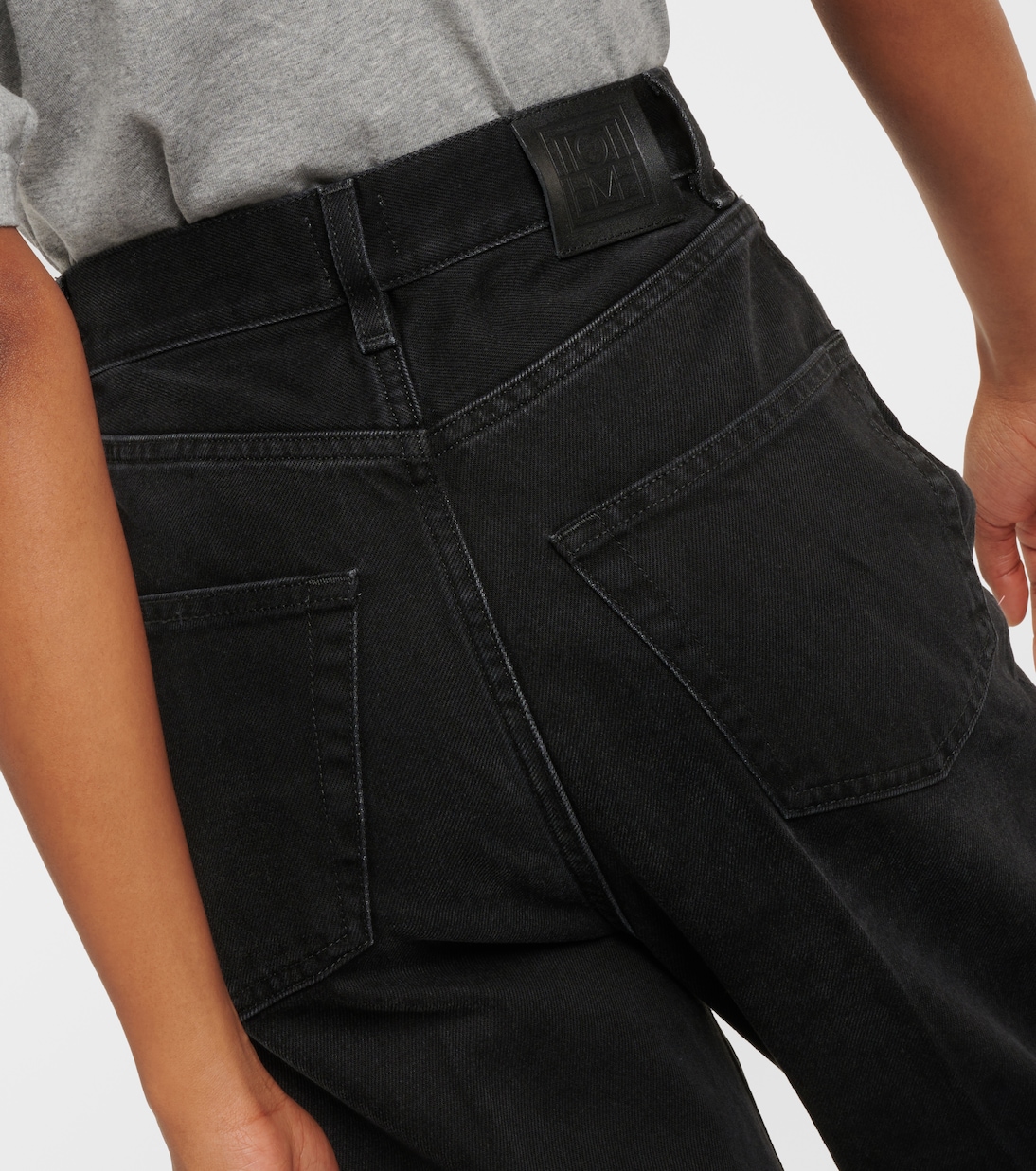 Jean tapered à taille mi-haute | Toteme