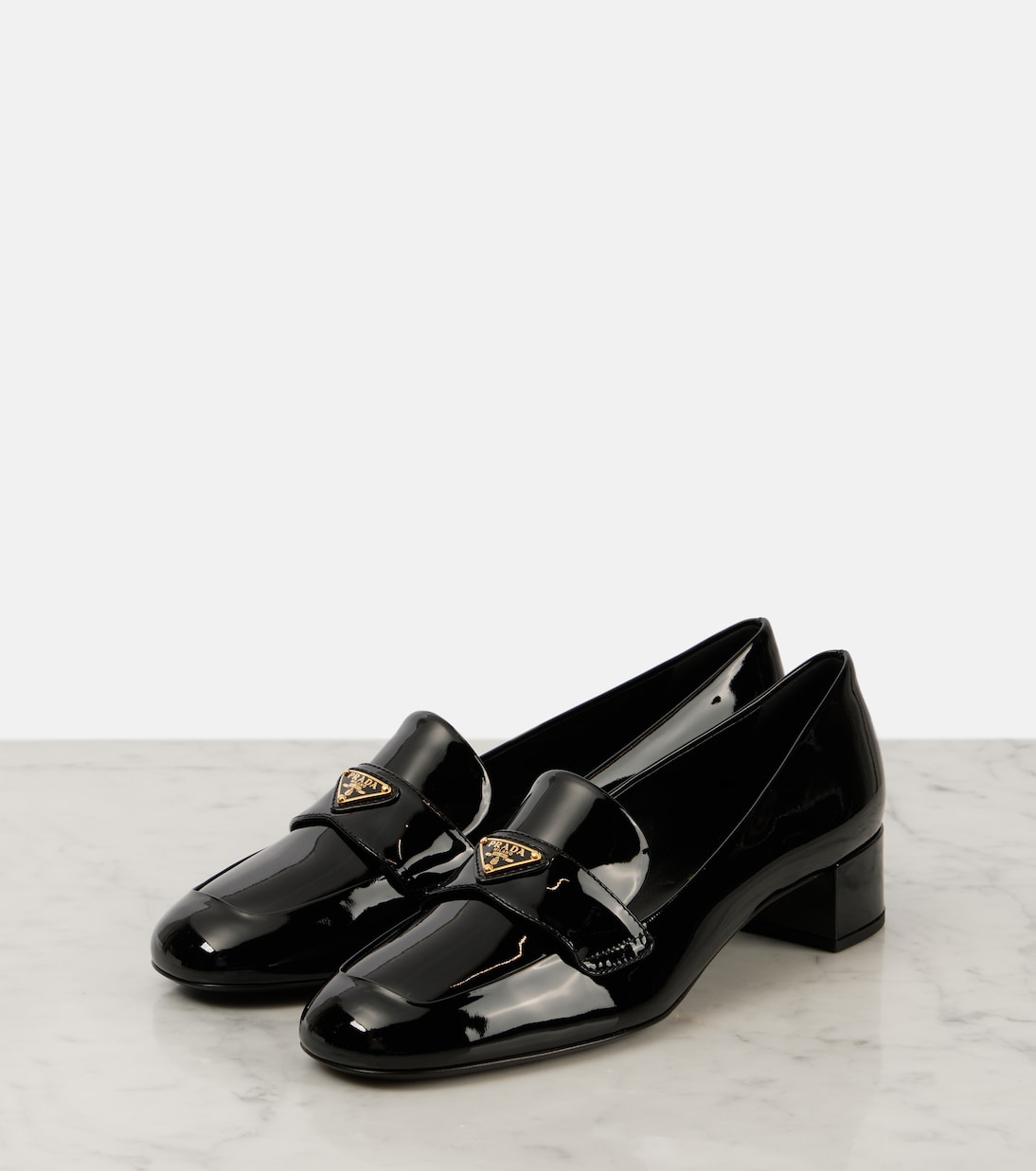 Salones de charol con logo | Prada