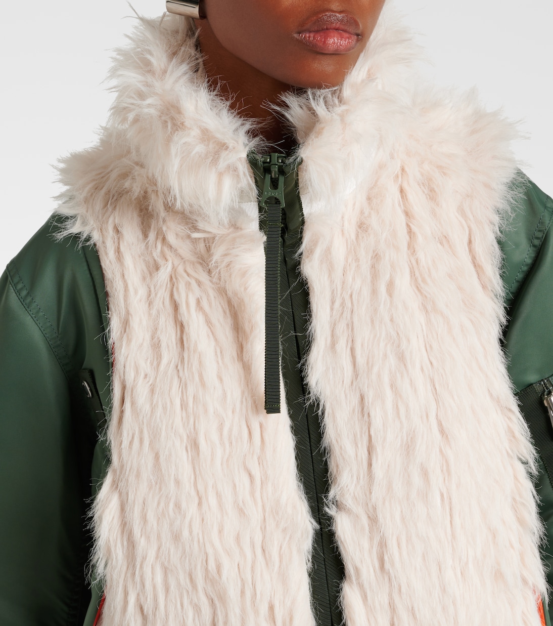 Chaqueta técnica con pelo sintético | Sacai