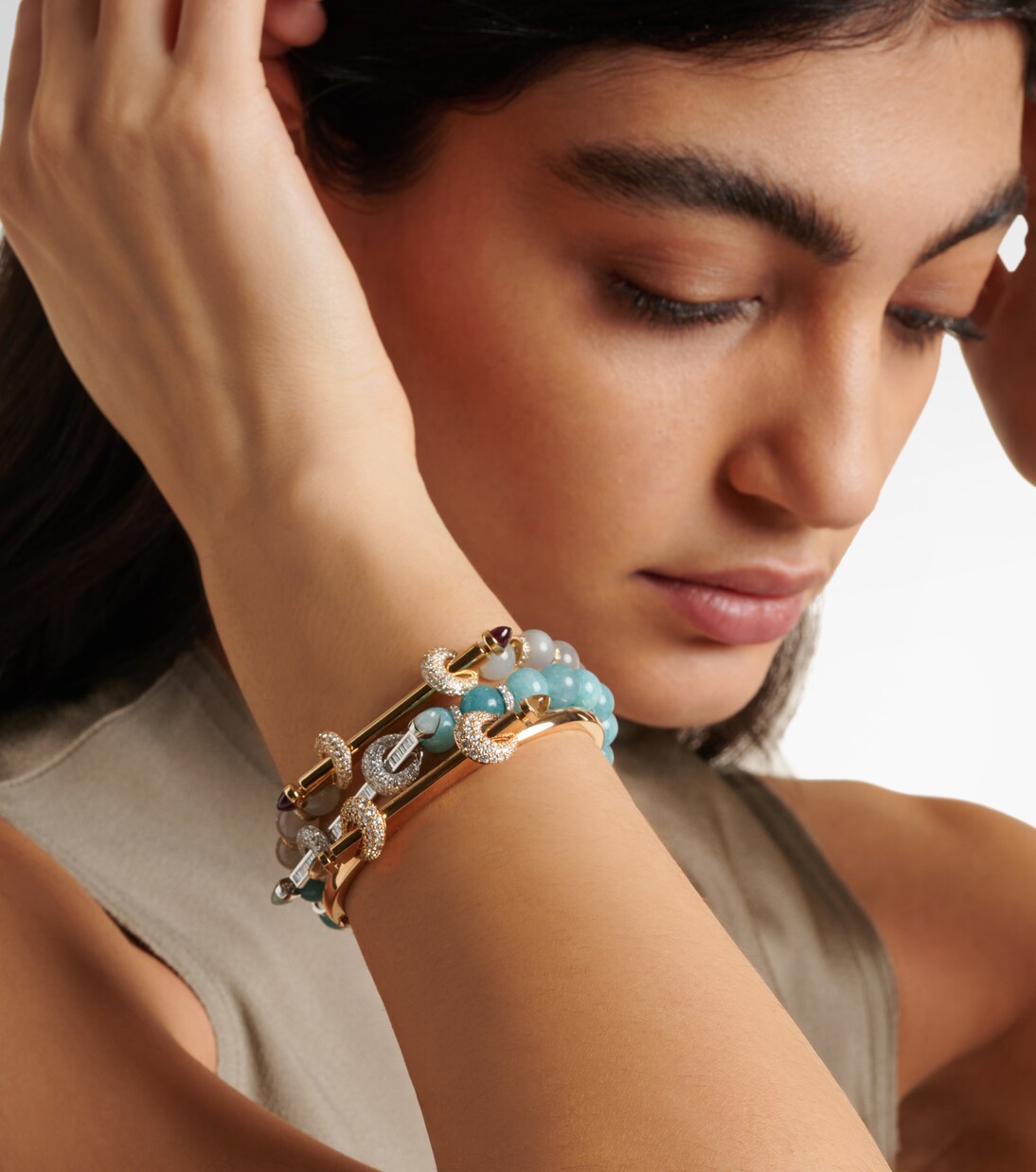 Bracciale in oro rosa 18kt ANANYA Chakra Icon con diamanti e quarzo per giovani alla moda