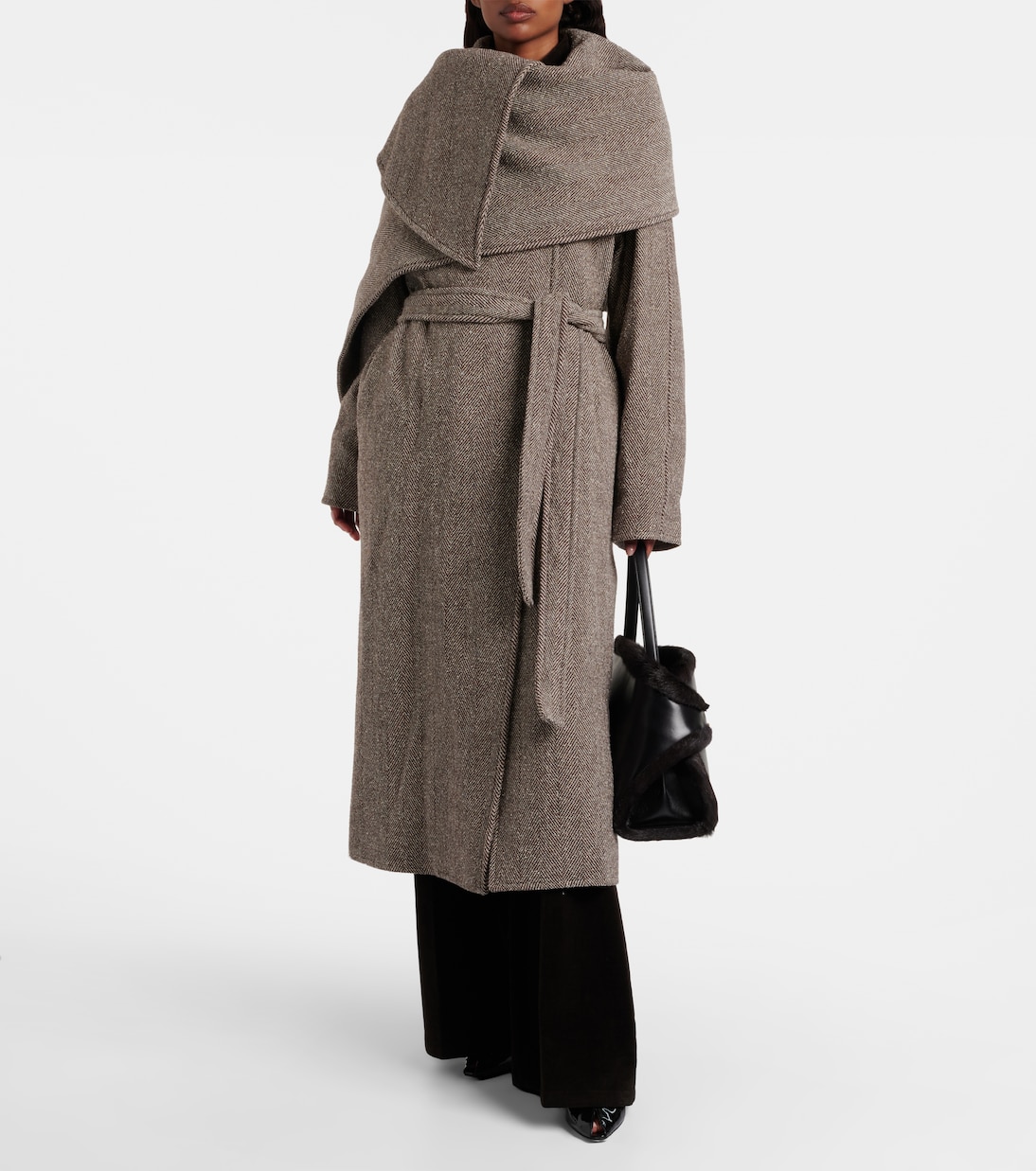 Hugh Medium shearling-trimmed leather shoulder bag | Ferragamo