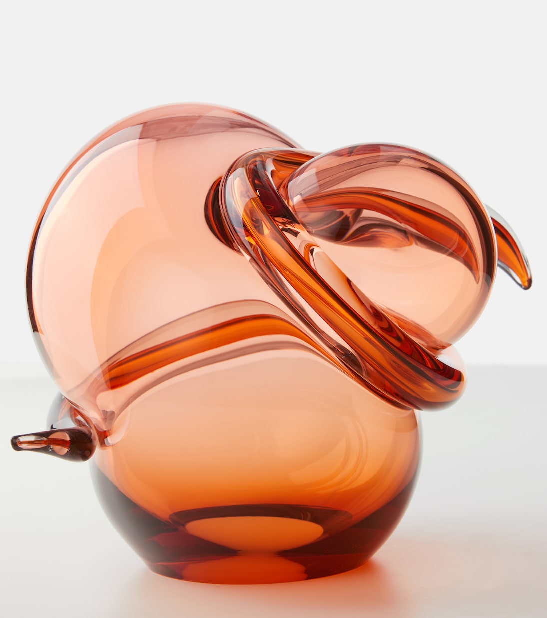 Vase Tension  | Alexa Lixfeld