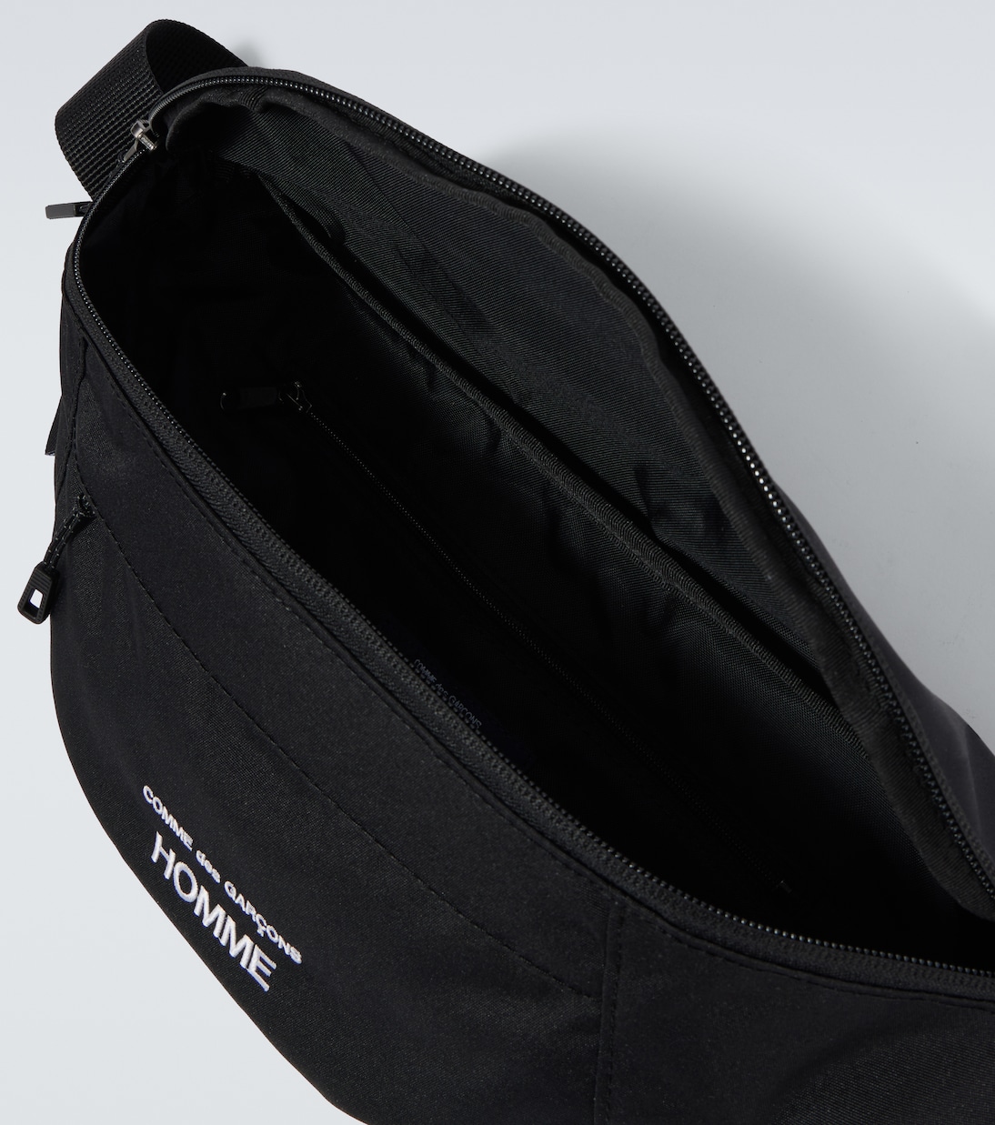 Logo belt bag in black - Comme Des Garcons Homme | Mytheresa