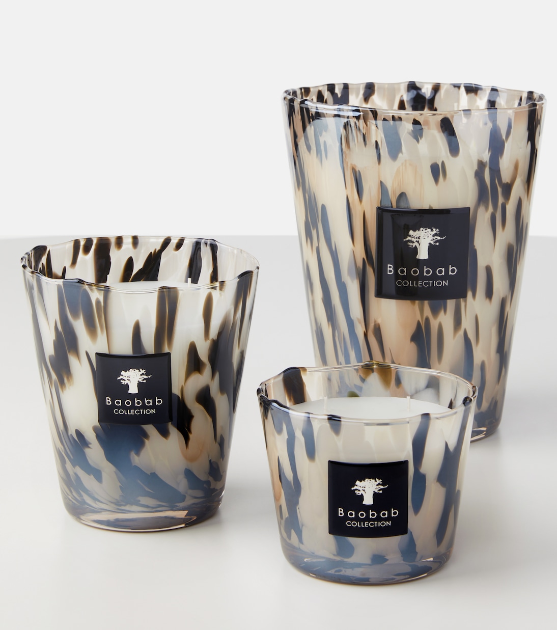 Pearls Black Medium scented candle | Baobab Collection