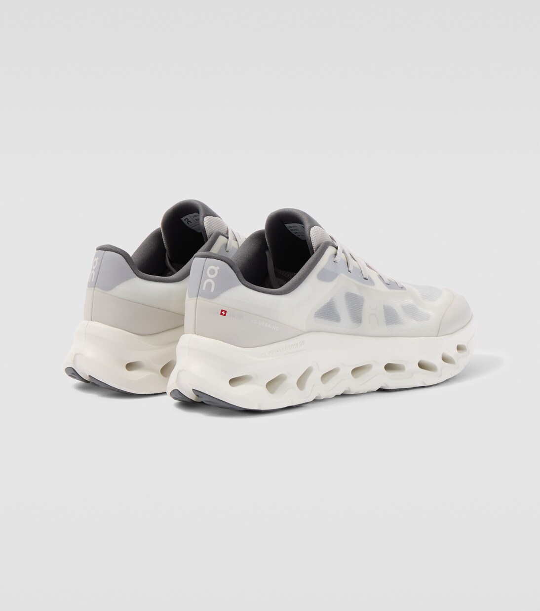 Cloudtilt Remix running shoes | On