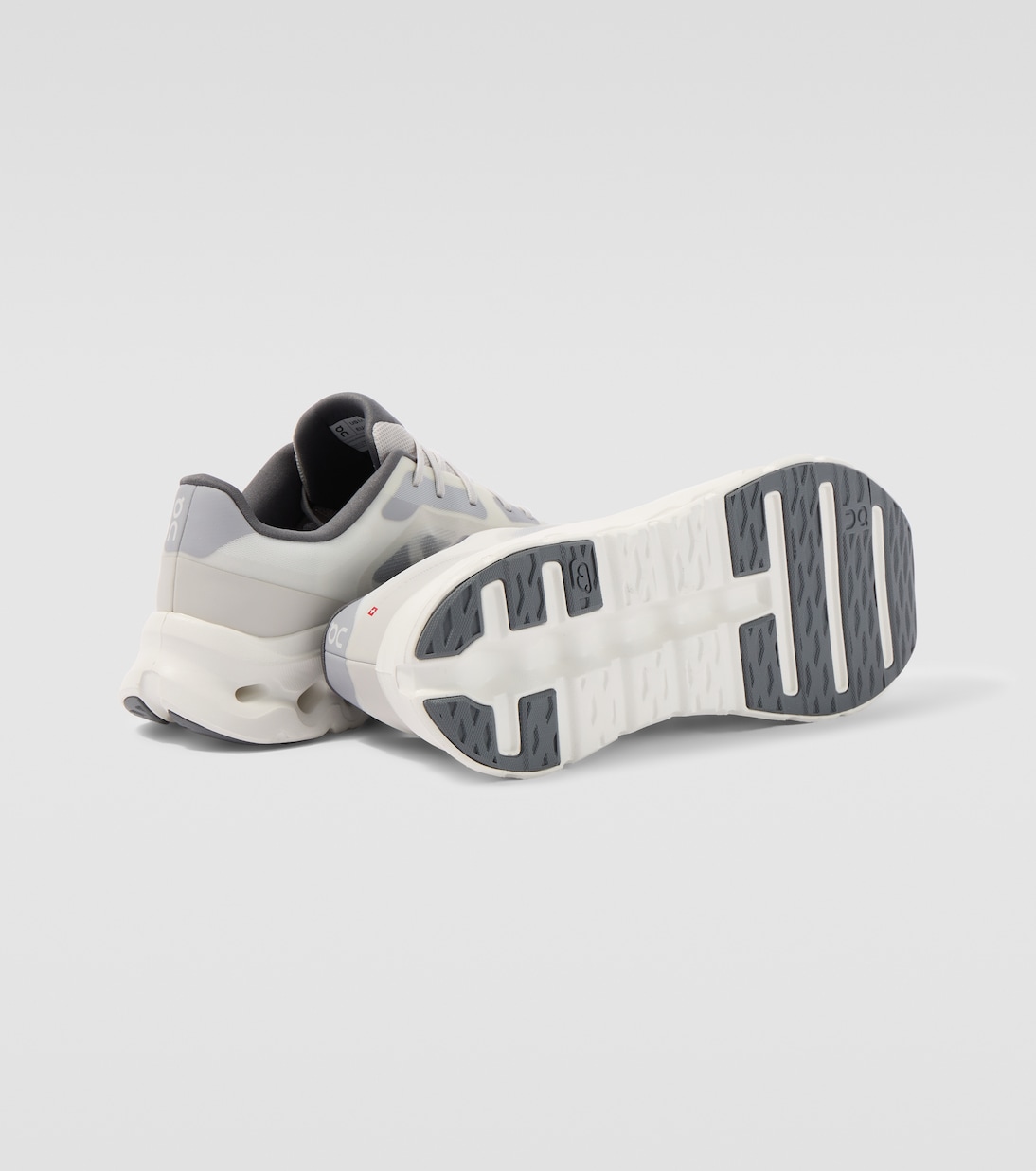 Cloudtilt Remix running shoes | On