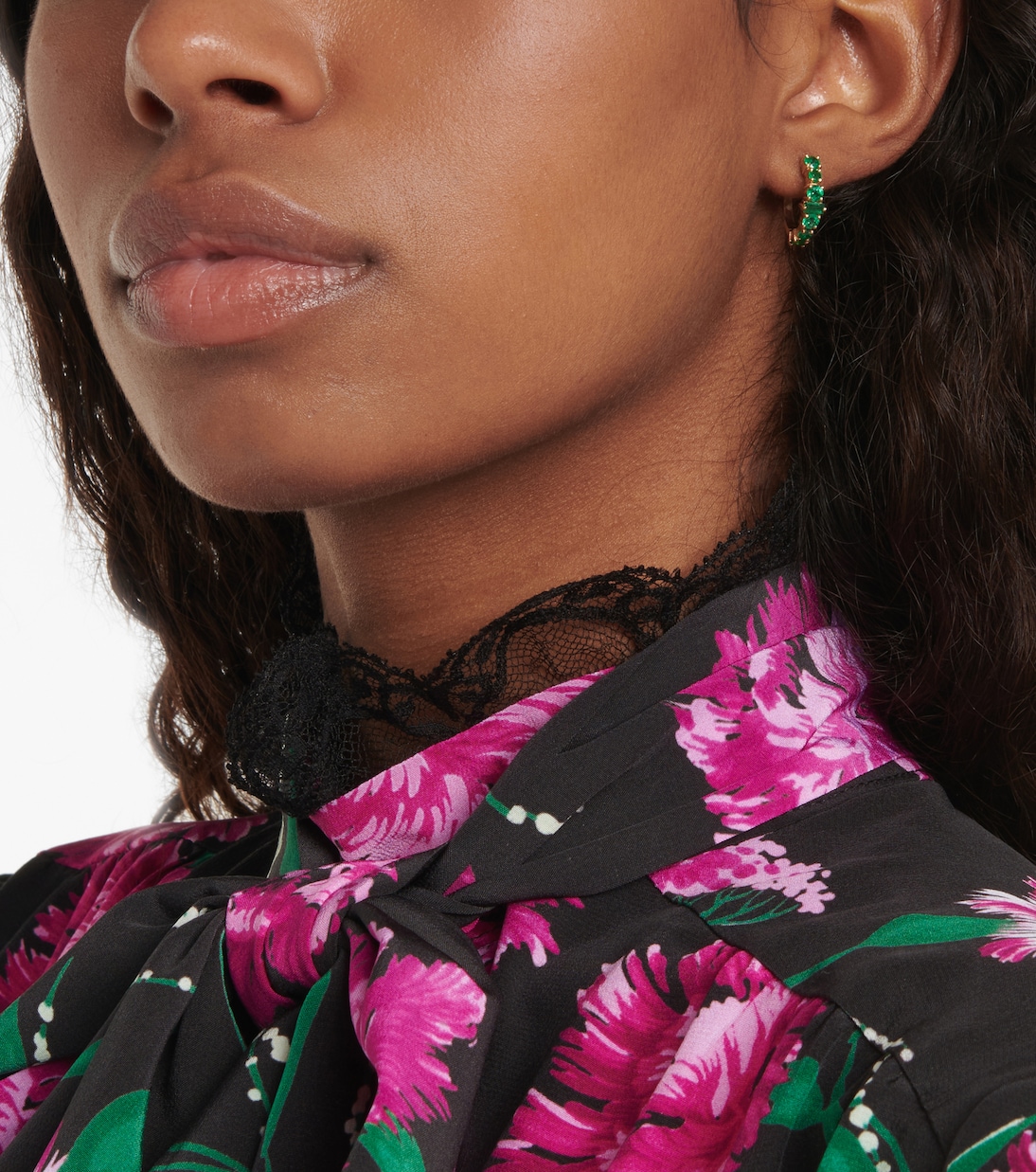 Boucles d'oreilles Rivulet en or jaune 18 ct et émeraudes | Ileana Makri