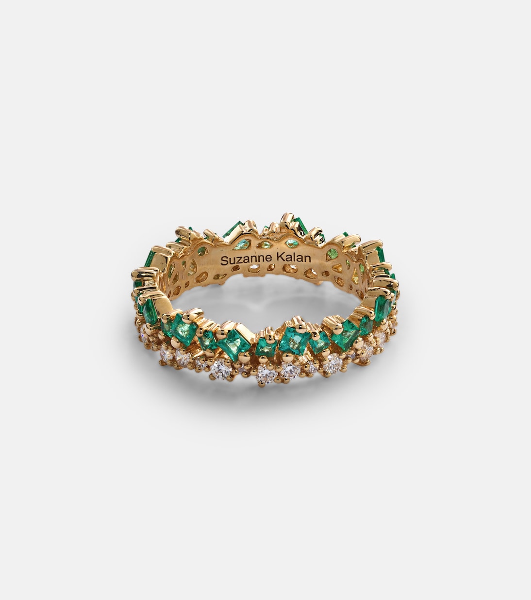 Anello in oro 18kt con diamanti e smeraldi, design moderno per giovani di Suzanne Kalan